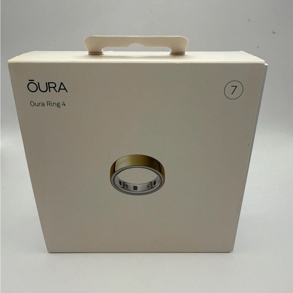Oura Ring 4 in Elegant Gold